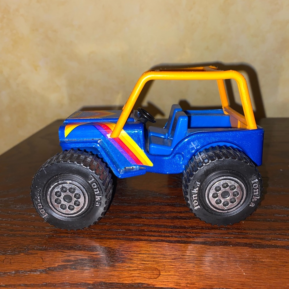 Vintage Tonka Jeep with roll bar